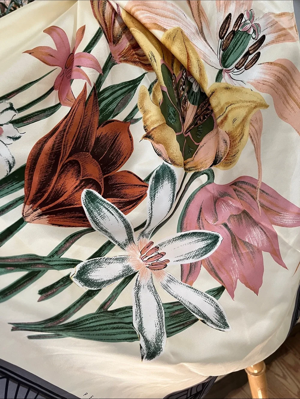 VINTAGE PERRY ELLIS SILK FLORAL SQUARE SCARF MULTICOLOR 35 X 35